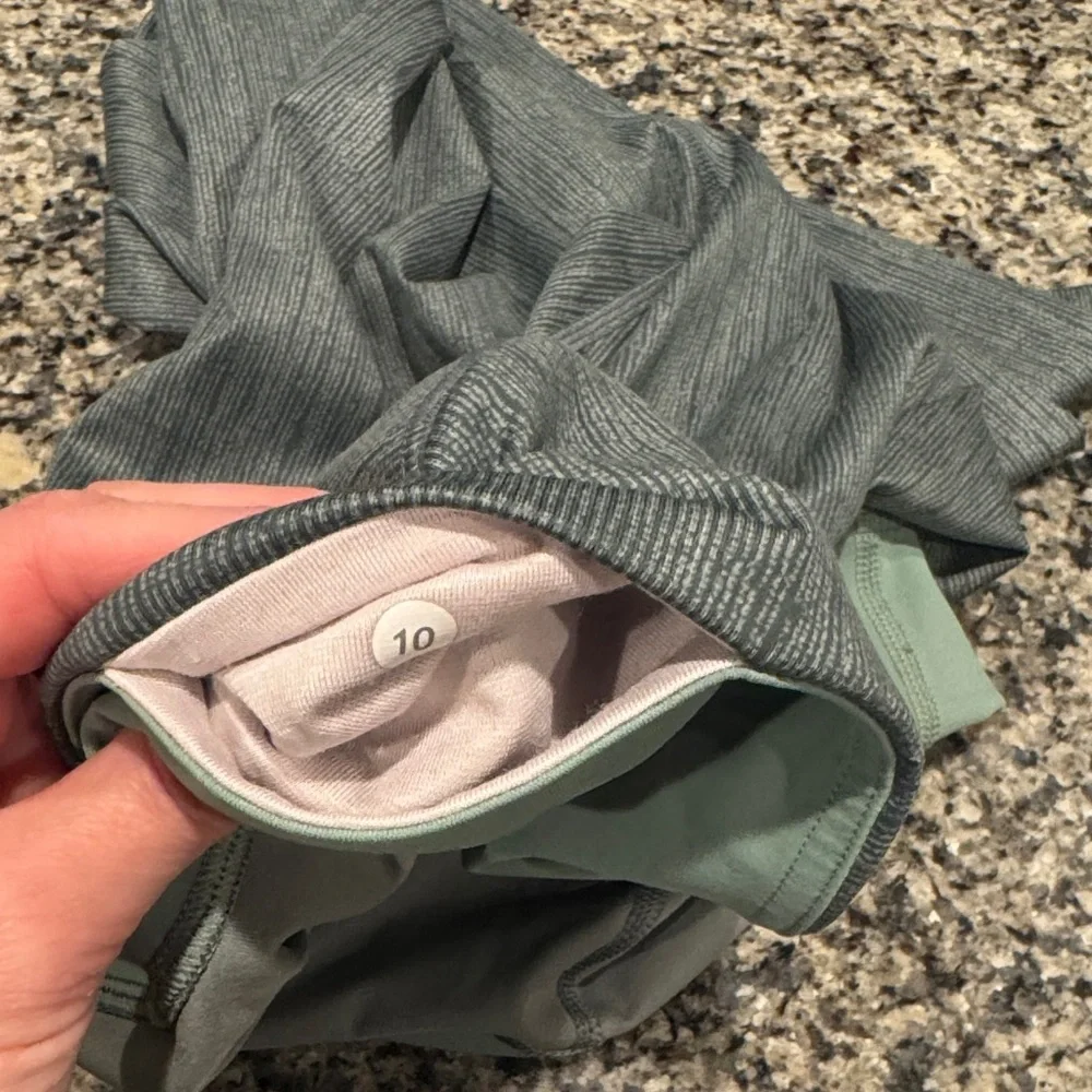BNWOT Lululemon athletica Green Leggings Size 10 - Picture 5 of 8